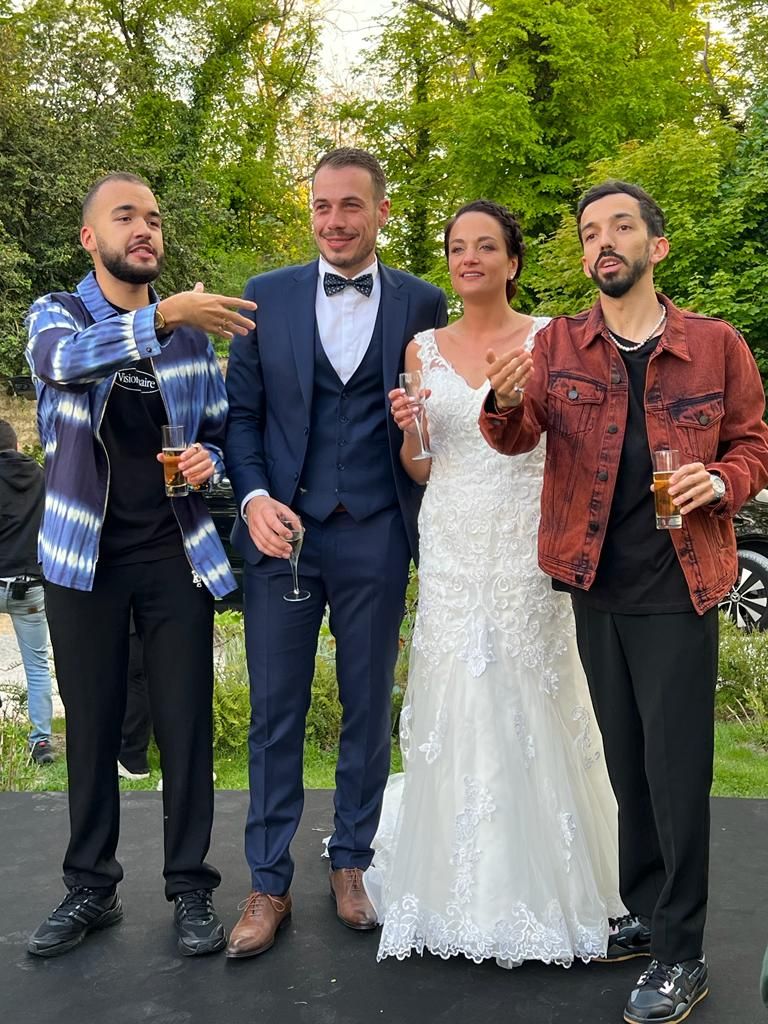 Bigflo et Oli métamorphosent la DS n°4 'Taylor Made Concept' en véritable star de leur nouveau clip découvrez comment bigflo & oli transforment la ds n°4 en véritable star de leur dernier clip, alliant nostalgie et modernité dans une mise en scène unique.