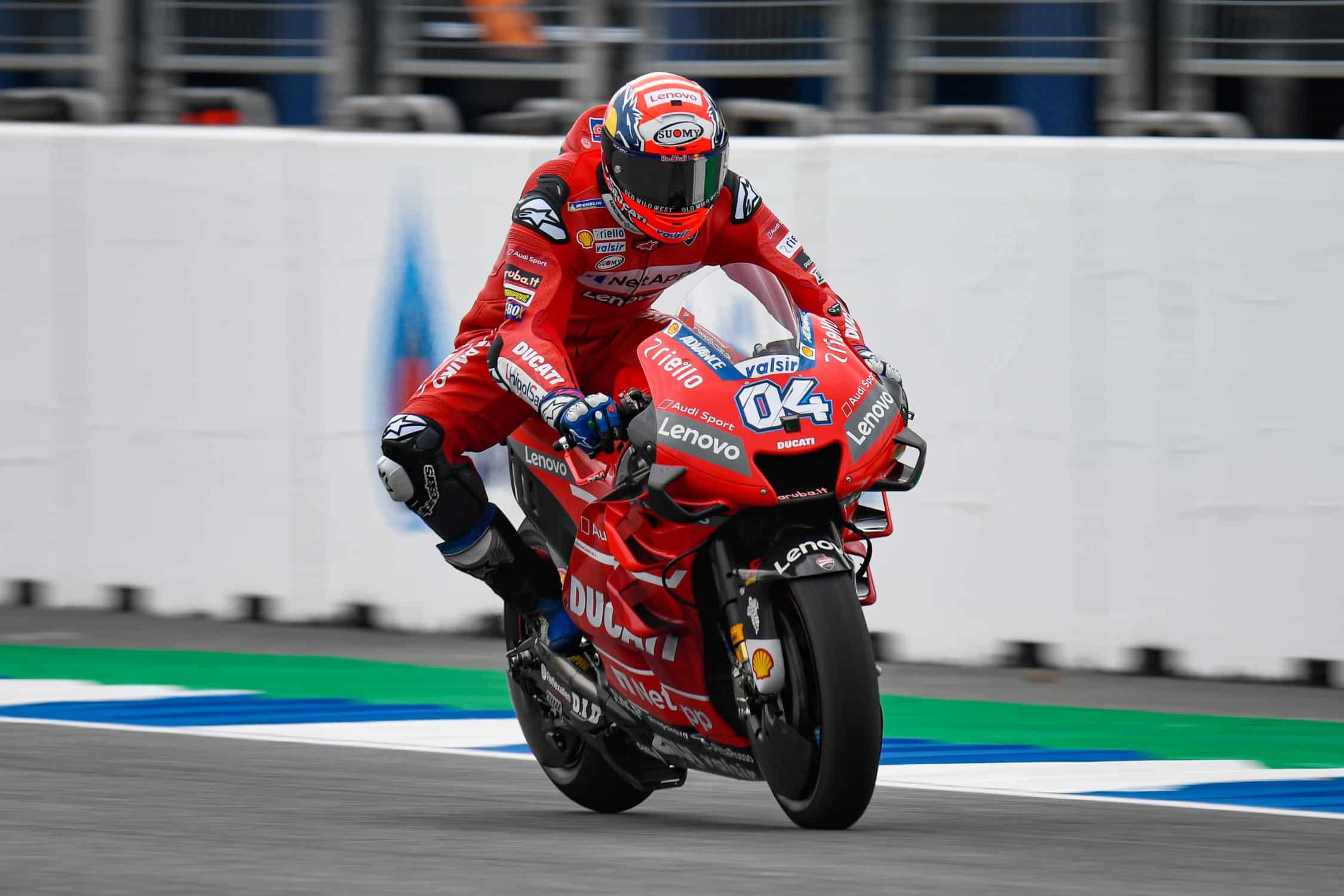 revivez les temps forts du buriram j1 avec bagnaia en tête et les deux chutes de márquez dans cette course palpitante.