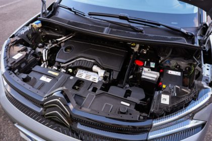 découvrez pourquoi byd ne bénéficie plus du moteur puretech et quelles sont les implications pour ses véhicules et performances.