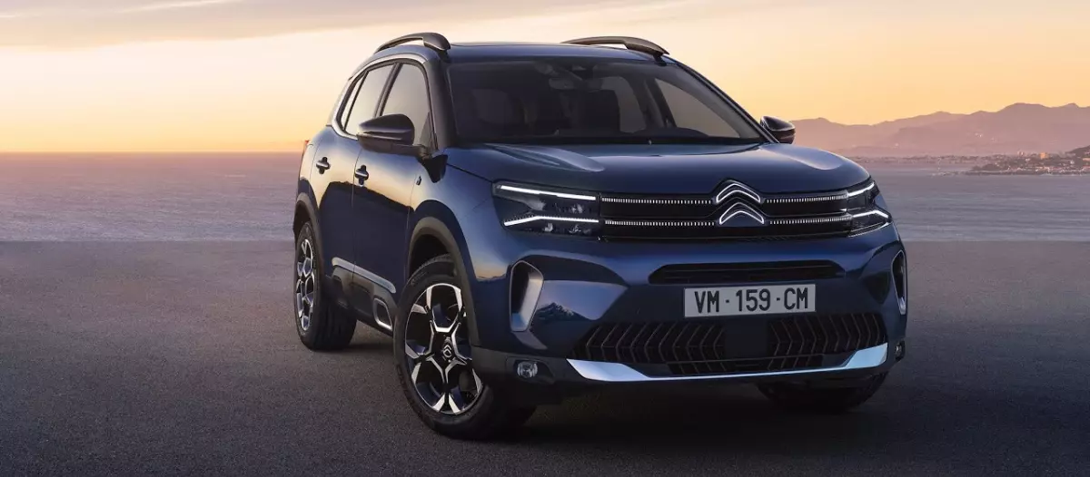 découvrez la nouvelle citroën c5 aircross, symbole de montée en gamme avec son design raffiné, ses technologies avancées et un confort optimisé pour une expérience de conduite unique.