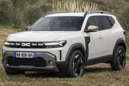 découvrez le dacia duster 2027 avec ses nouveautés, un style renouvelé et des équipements innovants pour une expérience de conduite moderne et confortable.