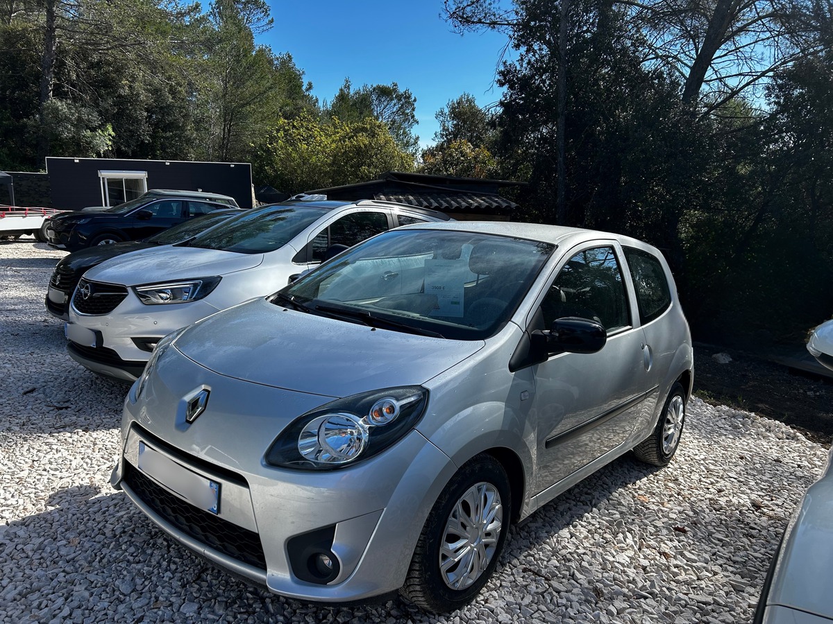le directeur qualité de renault assure la fiabilité exceptionnelle de la twingo, garantissant performance et satisfaction aux conducteurs.