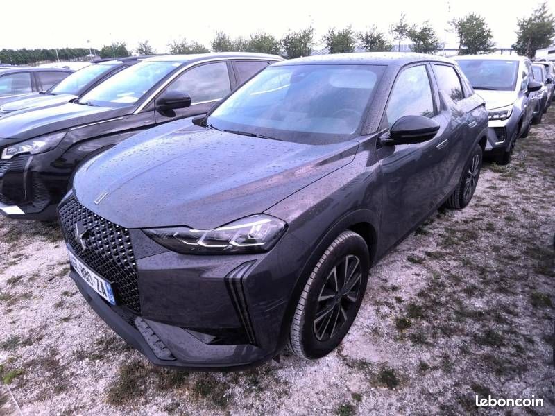 découvrez la ds 3 pallas cristal, symbole d'élégance urbaine exclusive alliant design raffiné et technologies innovantes pour une expérience de conduite unique.