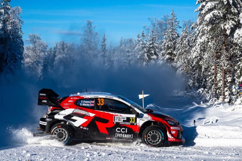 suivez la victoire impressionnante de evans qui domine katsuta lors du rallye de suède, un affrontement palpitant sur la neige.