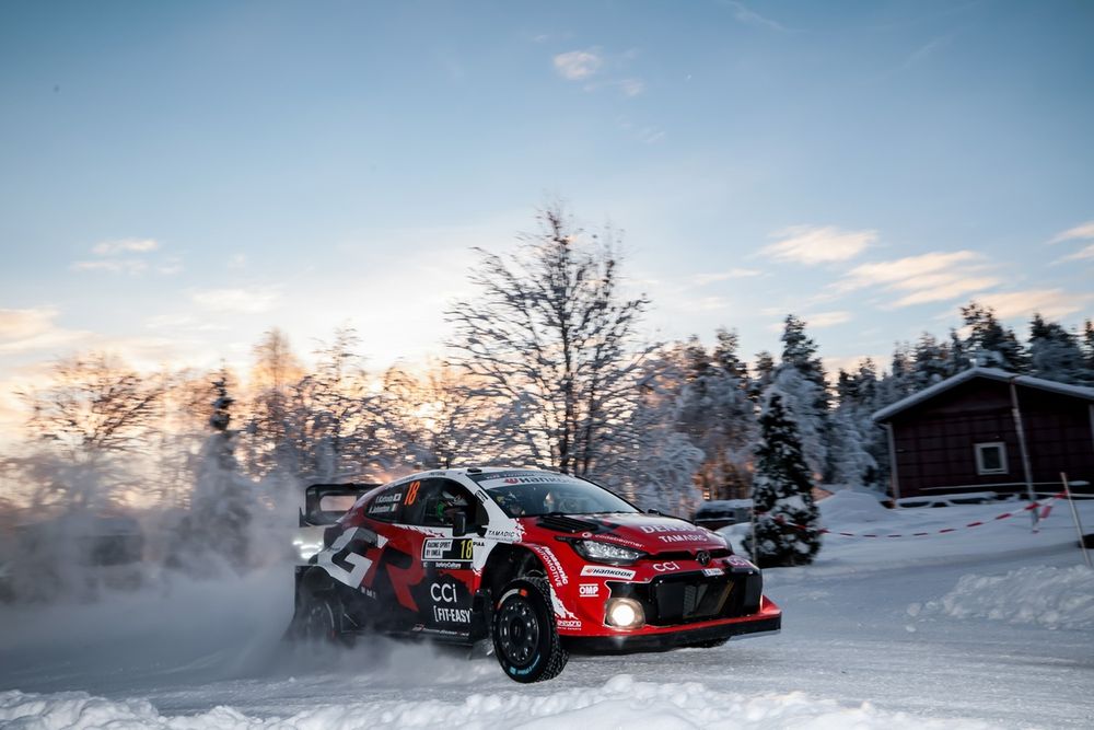 découvrez comment evans a dominé le rallye de suède tandis que solberg s'est montré audacieux dans cette compétition spectaculaire.
