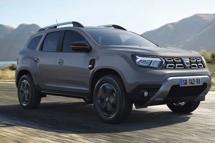 découvrez en exclusivité la nouvelle dacia spacer, une logan surdimensionnée alliant espace, confort et design audacieux pour vos aventures au quotidien.