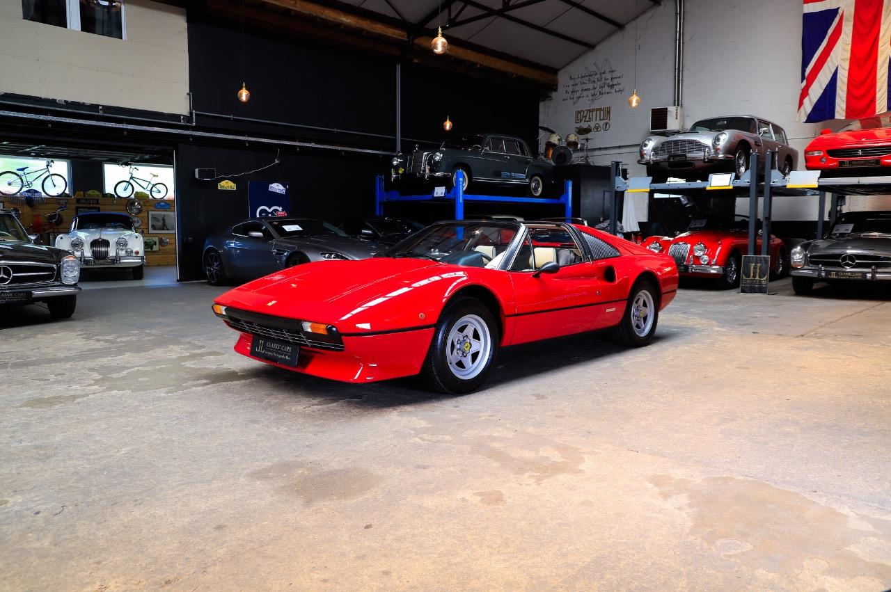 découvrez la ferrari 308, une icône automobile célébrant ses 50 ans d'élégance, de performance et de design intemporel.