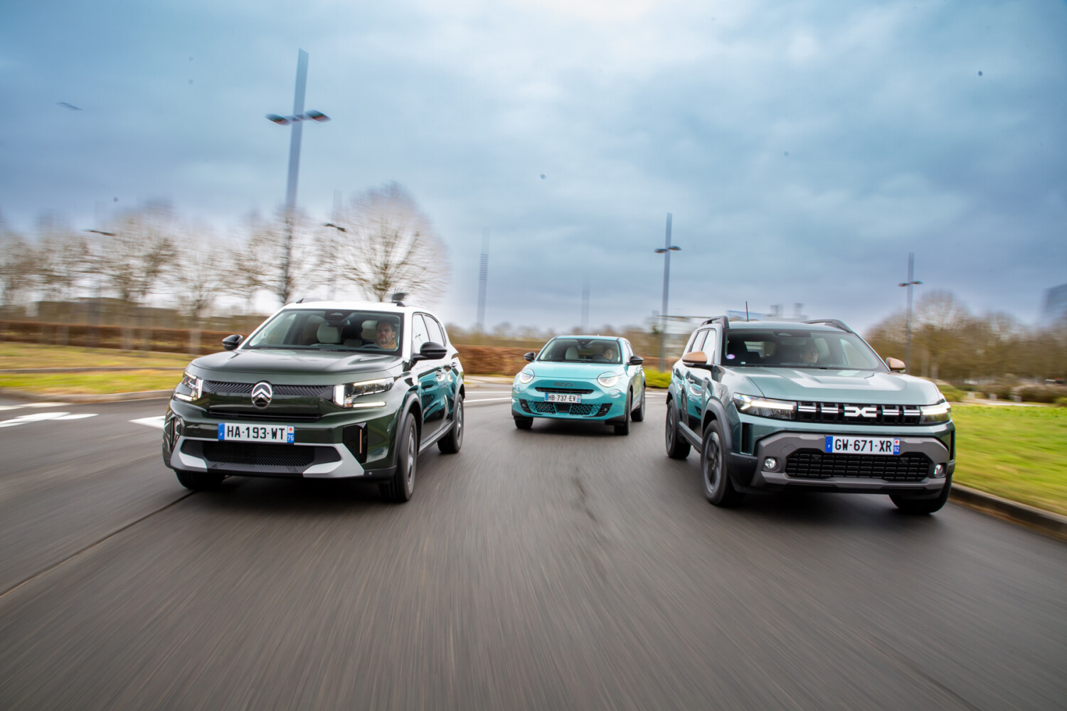 découvrez comment la fiat 600 a été une pionnière de l'aérodynamisme bien avant la tesla model y, alliant design innovant et performance.