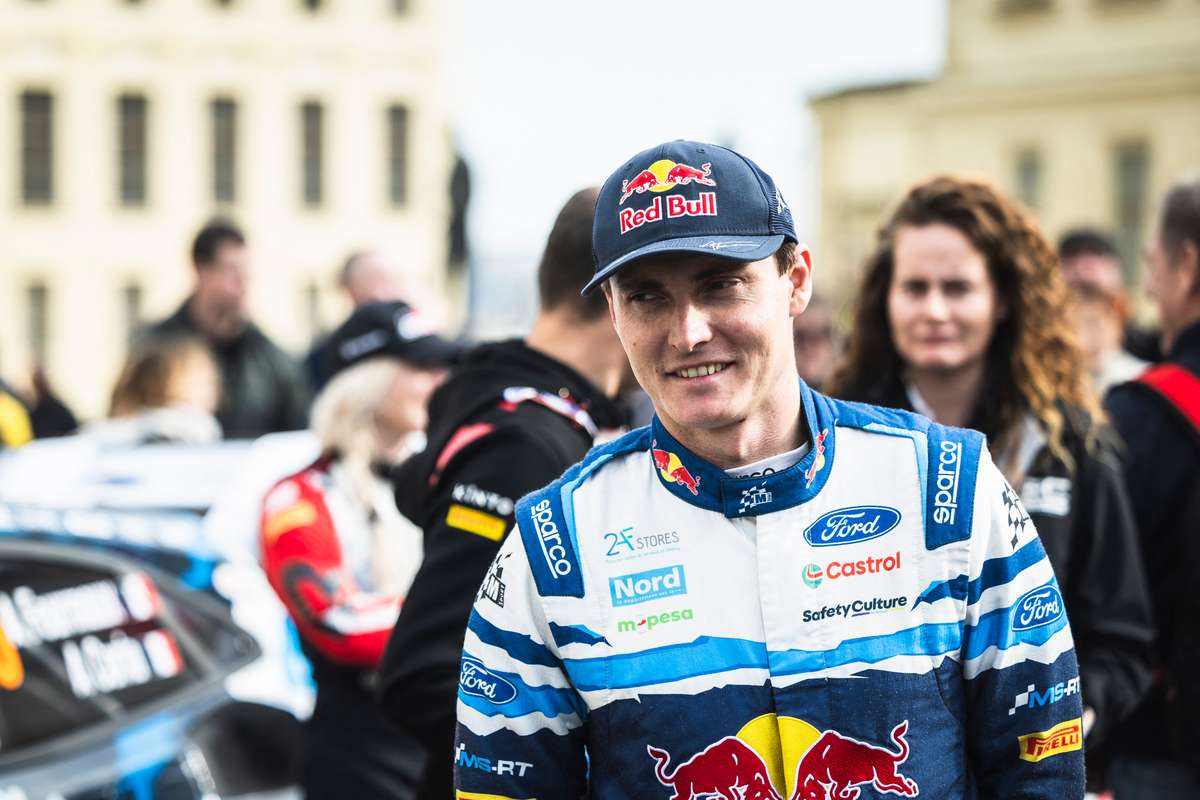 ford recrute un ancien pilote de formule 1 pour renforcer son programme hypercar, combinant expertise de course et innovation technologique.