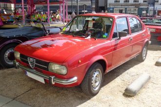 découvrez notre guide d'achat complet pour l'alfa romeo alfasud (1971-1983), avec conseils, points clés à vérifier et astuces pour bien choisir votre modèle classique.