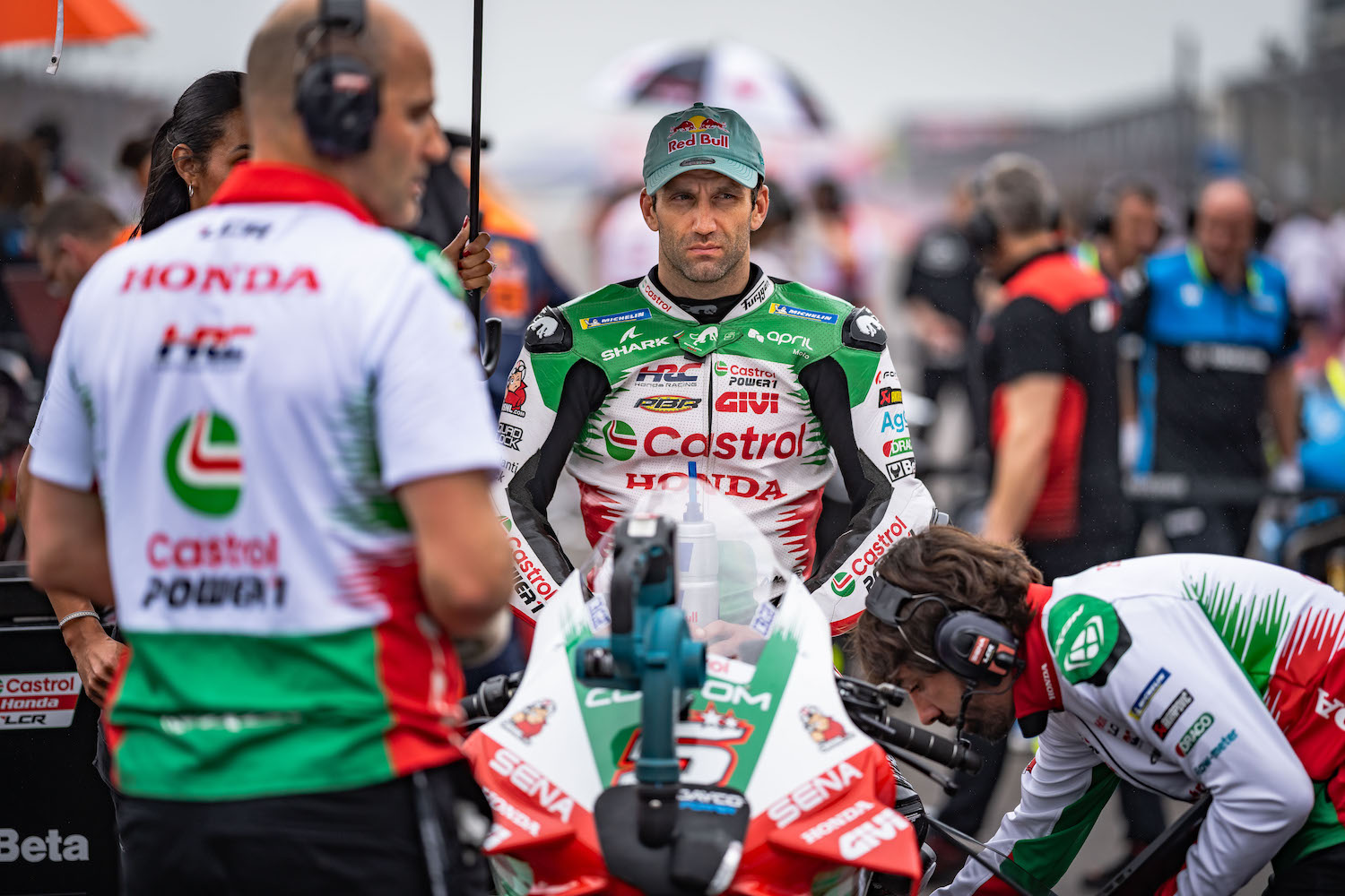 découvrez les progrès technologiques et les défis affrontés par honda dans l'industrie automobile.