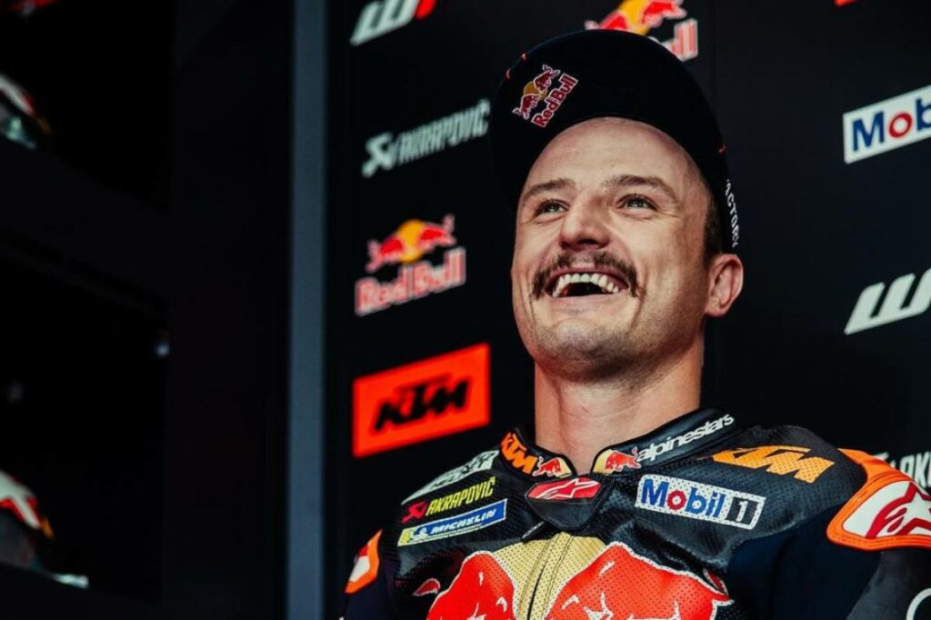 jack miller exprime son soutien au transfert du championnat motogp à adélaïde, soulignant les avantages pour les pilotes et les fans dans cette nouvelle étape passionnante du championnat.
