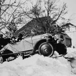 découvrez comment restaurer une autochenille historique lors de nos jeux d’hiver, alliant passion et tradition pour revivre des moments d’antan.