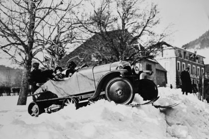 découvrez comment restaurer une autochenille historique lors de nos jeux d’hiver, alliant passion et tradition pour revivre des moments d’antan.