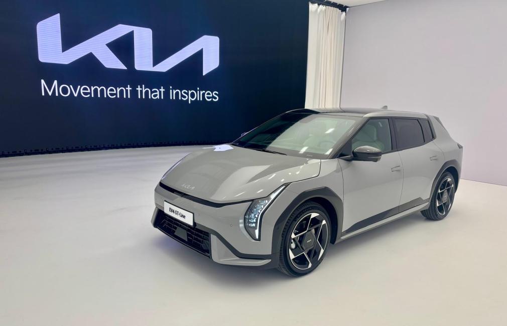 découvrez la kia ev4 2025, une compacte électrique révolutionnaire alliant design moderne, performances écologiques et technologie de pointe pour une conduite urbaine innovante.