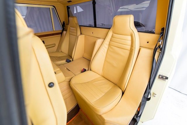 découvrez la lamborghini lm 002, un 4x4 légendaire alliant puissance, luxe et performance exceptionnelle.