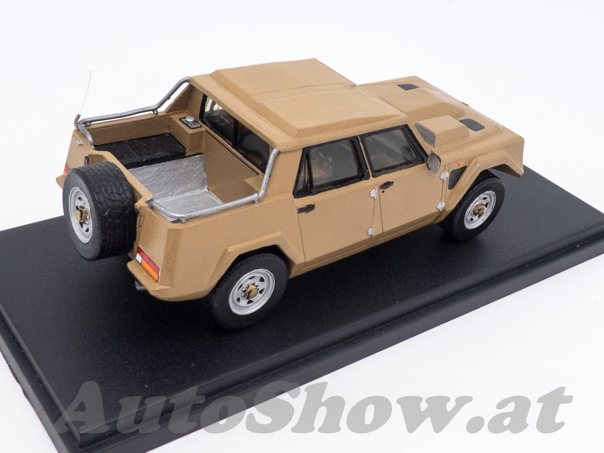 découvrez le lamborghini lm 002, le 4x4 légendaire alliant puissance, luxe et performance exceptionnelle pour des aventures hors route inoubliables.