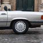 découvrez la mercedes 300 sl légendaire à vendre, une voiture de collection iconique alliant performance et élégance intemporelle. ne manquez pas cette opportunité unique.
