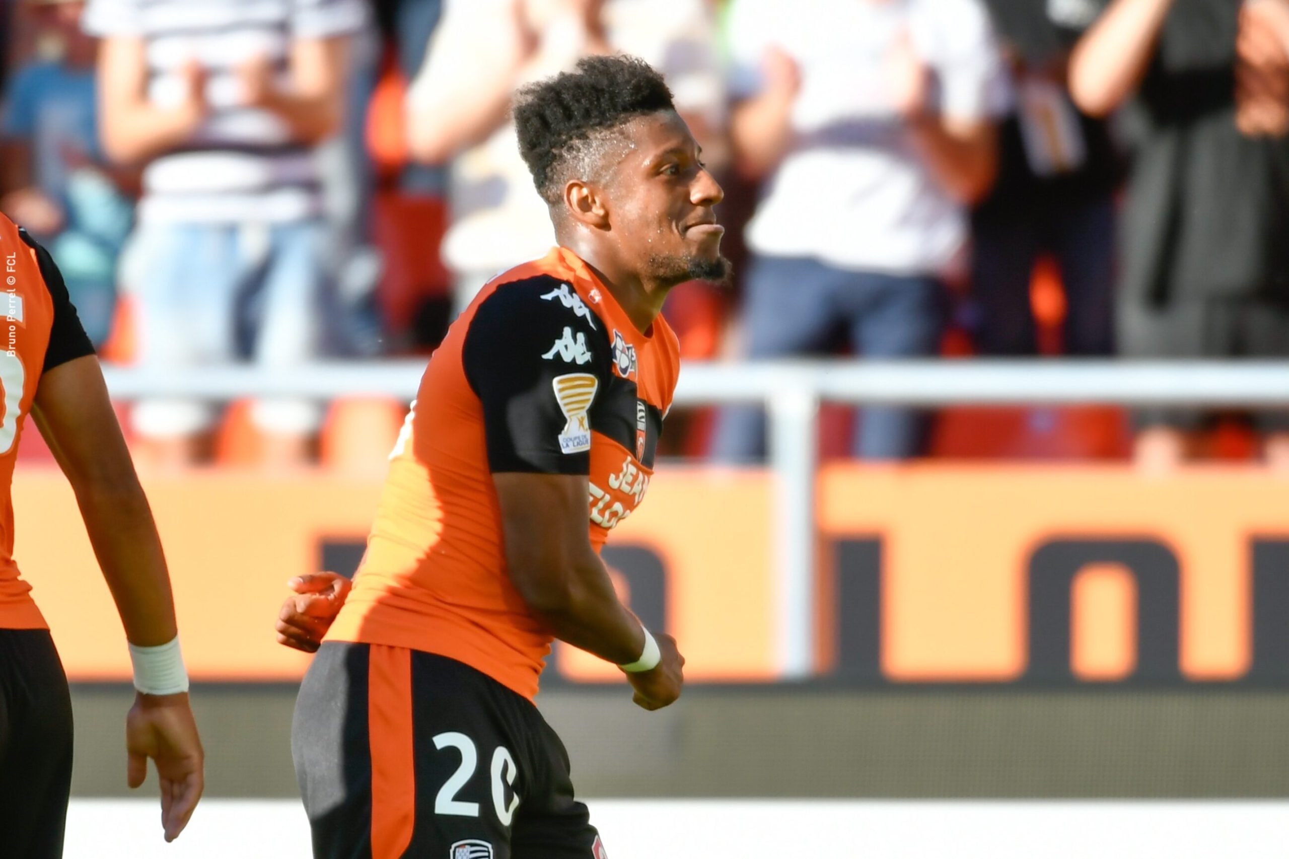 découvrez comment moreira conquiert lcr grâce à son calme et sa précision exceptionnels, offrant des performances remarquables.