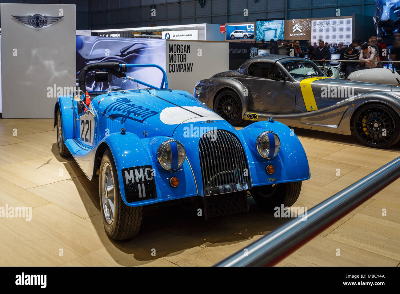 morgan célèbre ses 25 ans de collaboration avec bmw, une histoire d'innovation et de passion automobile.