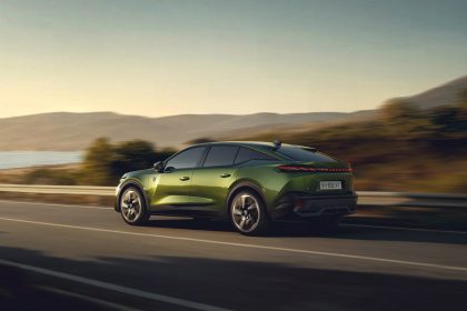 découvrez la peugeot 408 restylée : ses nouveautés, design revu et tarifs détaillés pour faire le meilleur choix.