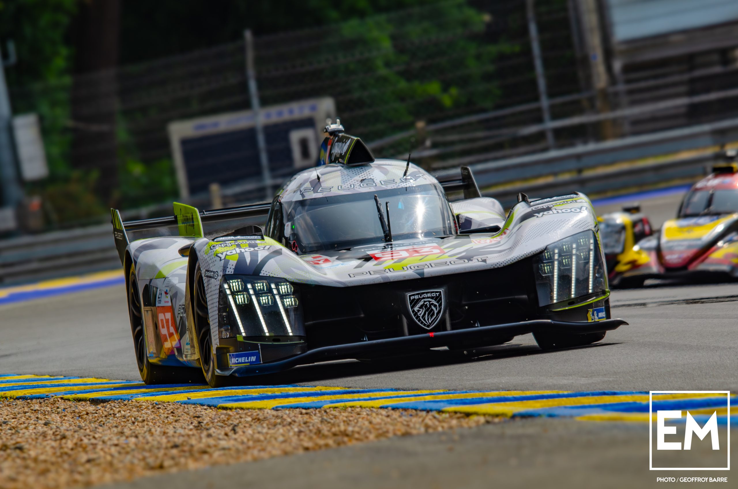 découvrez les teintes innovantes de la peugeot hypercar 2026, alliant design futuriste et technologies avancées pour une expérience visuelle unique.