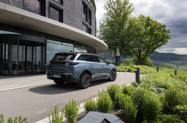 rappel de 30 000 véhicules peugeot 3008 et 5008 en raison d'un défaut technique. découvrez les modèles concernés et les démarches à suivre pour assurer votre sécurité.