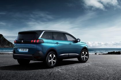rappel de 30 000 peugeot 3008 et 5008 en raison d'un défaut technique, mesure de sécurité essentielle pour assurer la sécurité des conducteurs et passagers.