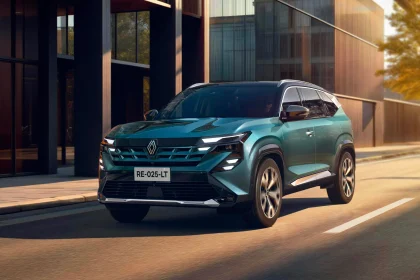 découvrez le renault duster en inde avec un design modernisé alliant robustesse et élégance pour une expérience de conduite unique.