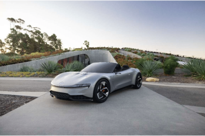 découvrez les premières images exclusives de la nouvelle voiture électrique rolls-royce, alliant luxe et innovation technologique pour une expérience de conduite unique.