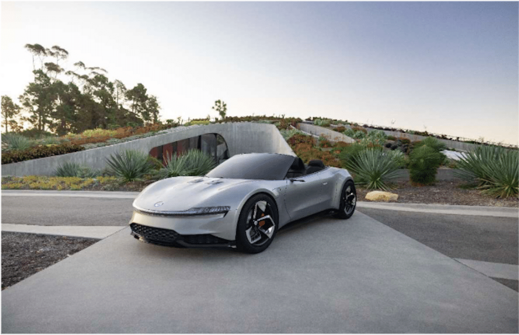 découvrez les premières images exclusives de la nouvelle voiture électrique rolls-royce, alliant luxe et innovation technologique pour une expérience de conduite unique.