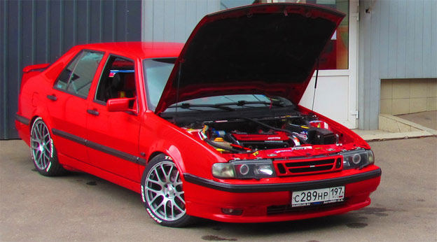 découvrez l'histoire de la saab 9000 (1985-1998), un modèle emblématique qui a marqué son époque par son design innovant et sa fiabilité, symbole d'une reconnaissance durable dans le monde automobile.