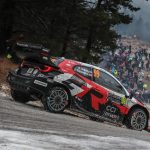solberg prend la tête de la course sous la pluie à monaco, offrant une performance impressionnante malgré les conditions difficiles.