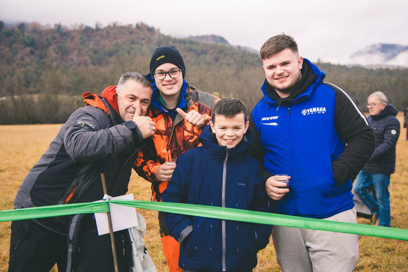 solberg prend la tête de la course sous la pluie à monaco, démontrant une performance exceptionnelle dans des conditions difficiles.