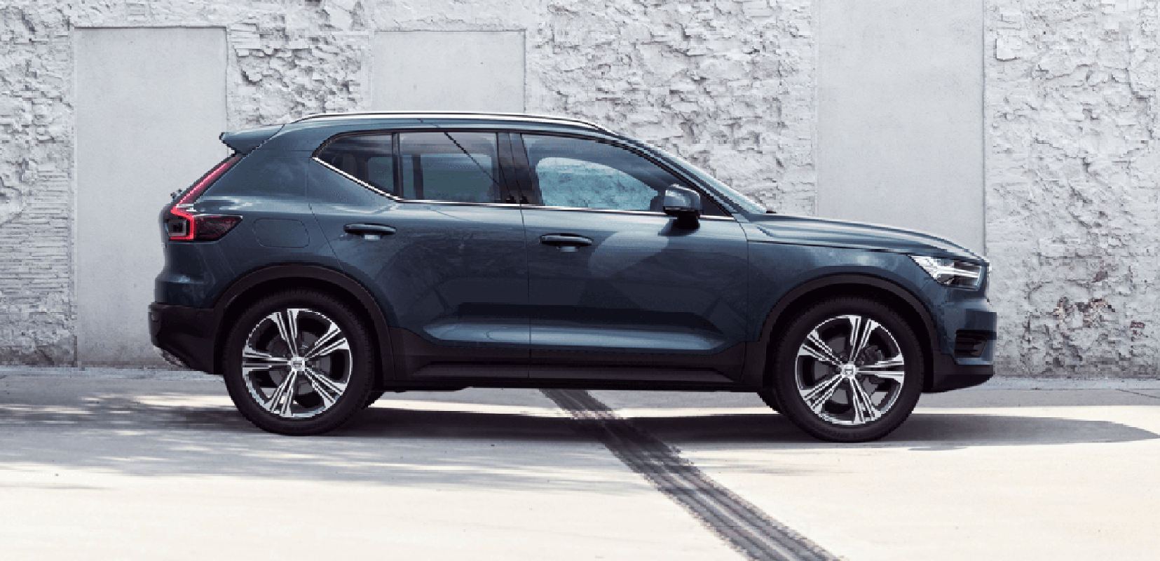 découvrez la volvo 780 (1985-1990), une voiture alliant l'élégance intemporelle suédoise à un design raffiné d'inspiration italienne pour une expérience unique sur la route.