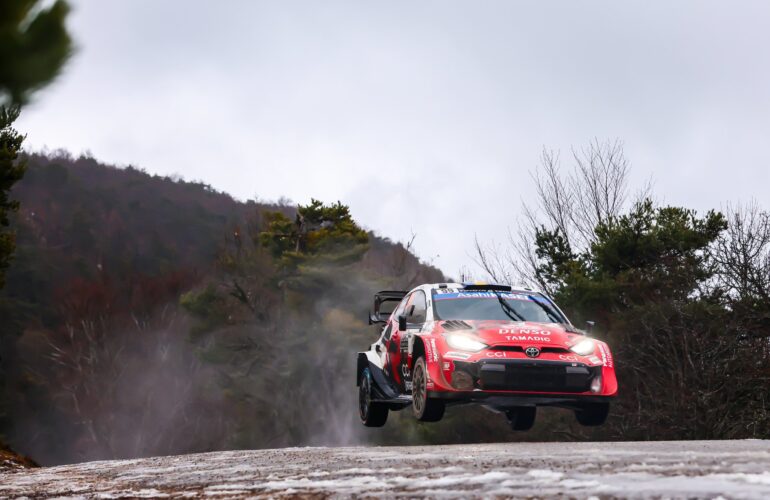découvrez la mise à jour des classements du wrc 2026 après l'étape de monte-carlo, avec tous les détails des performances et les changements au sommet du championnat.