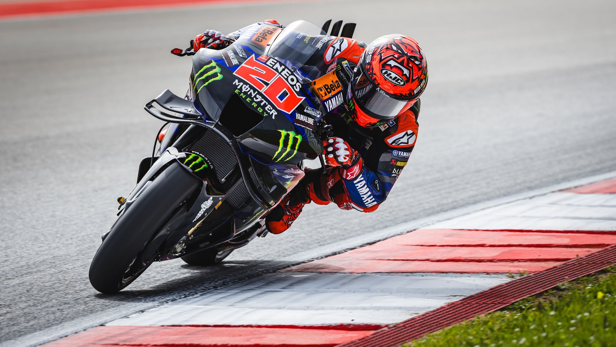 après le départ de quartararo, yamaha doit-il renforcer son soutien aux autres pilotes pour rester compétitif en motogp ? analyse et perspectives.