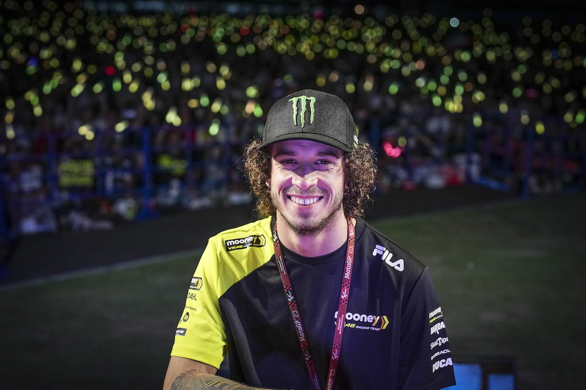 Bezzecchi : « Márquez compte plus de victoires à Austin que moi sur l'ensemble de ma carrière ! » bezzecchi partage son avis sur les victoires impressionnantes de márquez à austin et analyse ses performances en course.