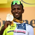Bezzecchi bouleversé : sa victoire qui l'inscrit parmi les immortels du sport découvrez la victoire historique de bezzecchi, un moment mémorable qui marque une étape importante dans sa carrière.