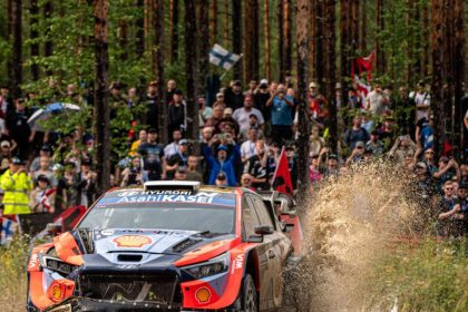 hyundai annonce la suspension de son projet wrc 2027, marquant un tournant dans sa participation au championnat du monde des rallyes.