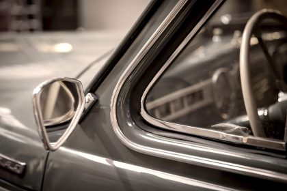 découvrez les 60 ans d'innovation de la lamborghini miura, une icône intemporelle qui a révolutionné le monde de l'automobile avec son design avant-gardiste et ses performances exceptionnelles.