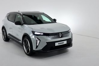 découvrez les futurs modèles hybrides de renault avec les nouvelles mégane et scénic, alliant performance et écologie pour une conduite plus responsable.