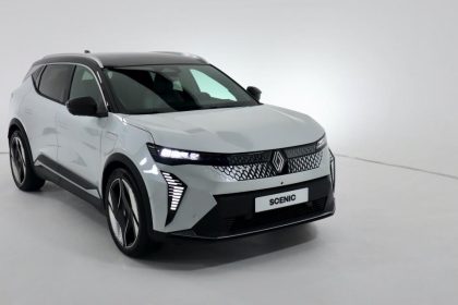 découvrez les futurs modèles hybrides de renault avec les nouvelles mégane et scénic, alliant performance et écologie pour une conduite plus responsable.