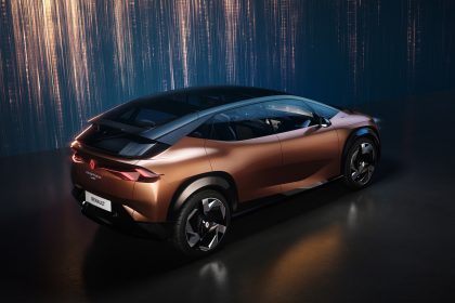 découvrez le renault r-space lab, un intérieur futuriste alliant design innovant et inspirations bmw pour une expérience de conduite unique.