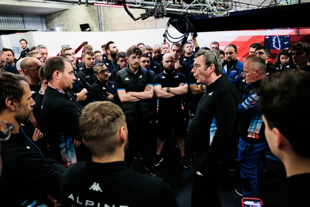 découvrez l'arrêt du programme alpine avec sinault et explorez comment construire l'avenir ensemble à travers de nouvelles perspectives et collaborations.