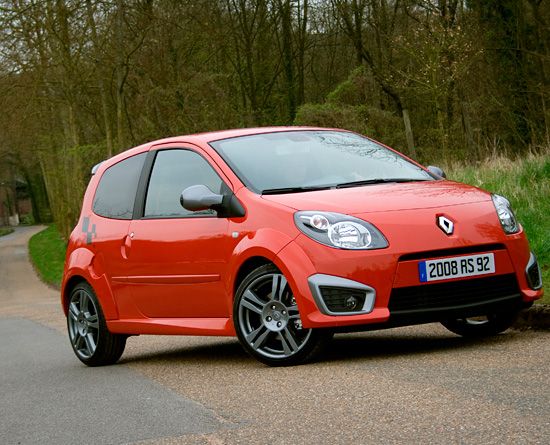 découvrez l'incroyable lien entre trump et la nouvelle twingo dans cette analyse surprenante alliant politique et automobile.