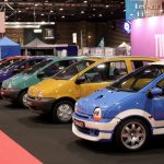 découvrez l'étonnante rencontre entre donald trump et la nouvelle renault twingo, un mélange surprenant d'actualité politique et automobile.