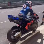 découvrez l'histoire fascinante de yamaha et son moteur v4, une innovation éphémère qui n'a duré qu'un an mais a marqué l'industrie moto.