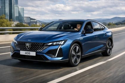 découvrez notre essai complet de la peugeot 408 restylée 2026, focus sur la version hybride rechargeable, ses performances, son confort et ses innovations technologiques.