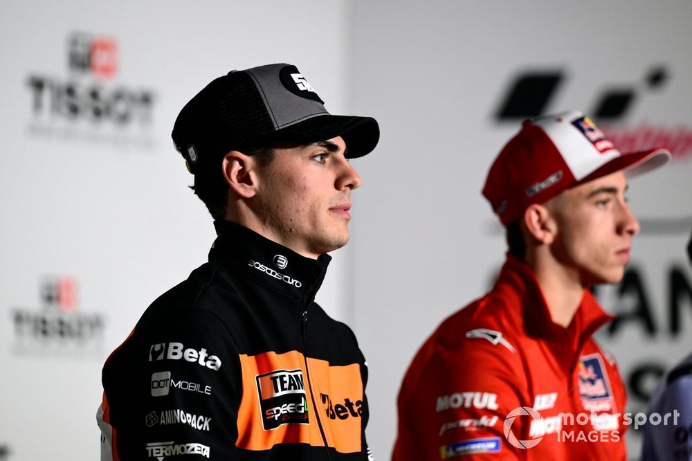 malgré une blessure, aldeguer reste déterminé à atteindre le top 10 dans sa compétition, démontrant courage et persévérance.